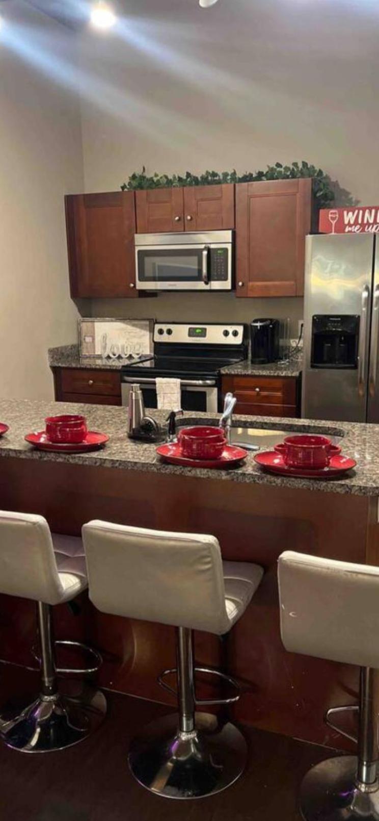 Beal Street View Apartment